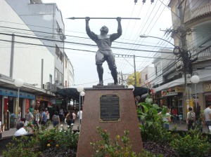 Estátua de Zumbi dos Palmares em Caxias