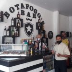 Carlos Pedro, 50 anos de história no Botafogo Bar