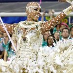 Squel, porta-bandeira da Mangueira – uma imagem que ficará do Carnaval 2016